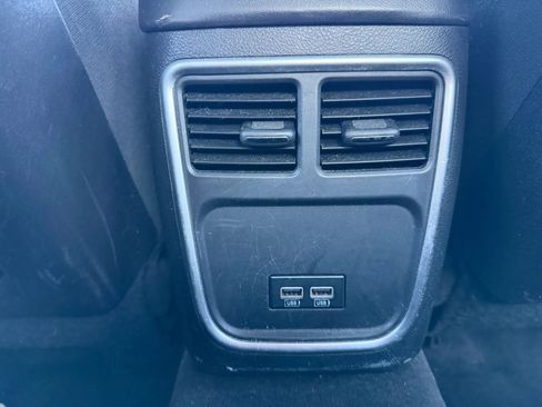 Used 2016 Dodge Charger SXT image 12