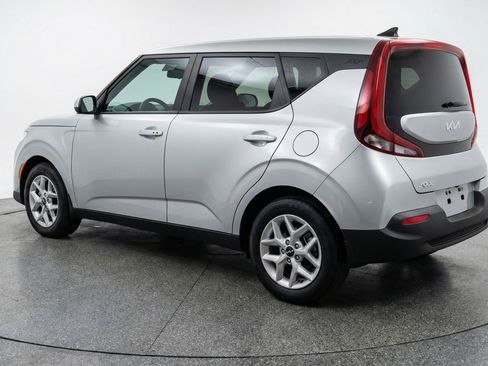 Used 2025 Kia Soul LX w/ LX Technology Package image 6