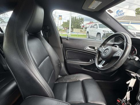 Used 2019 Mercedes-Benz CLA 250 image 13