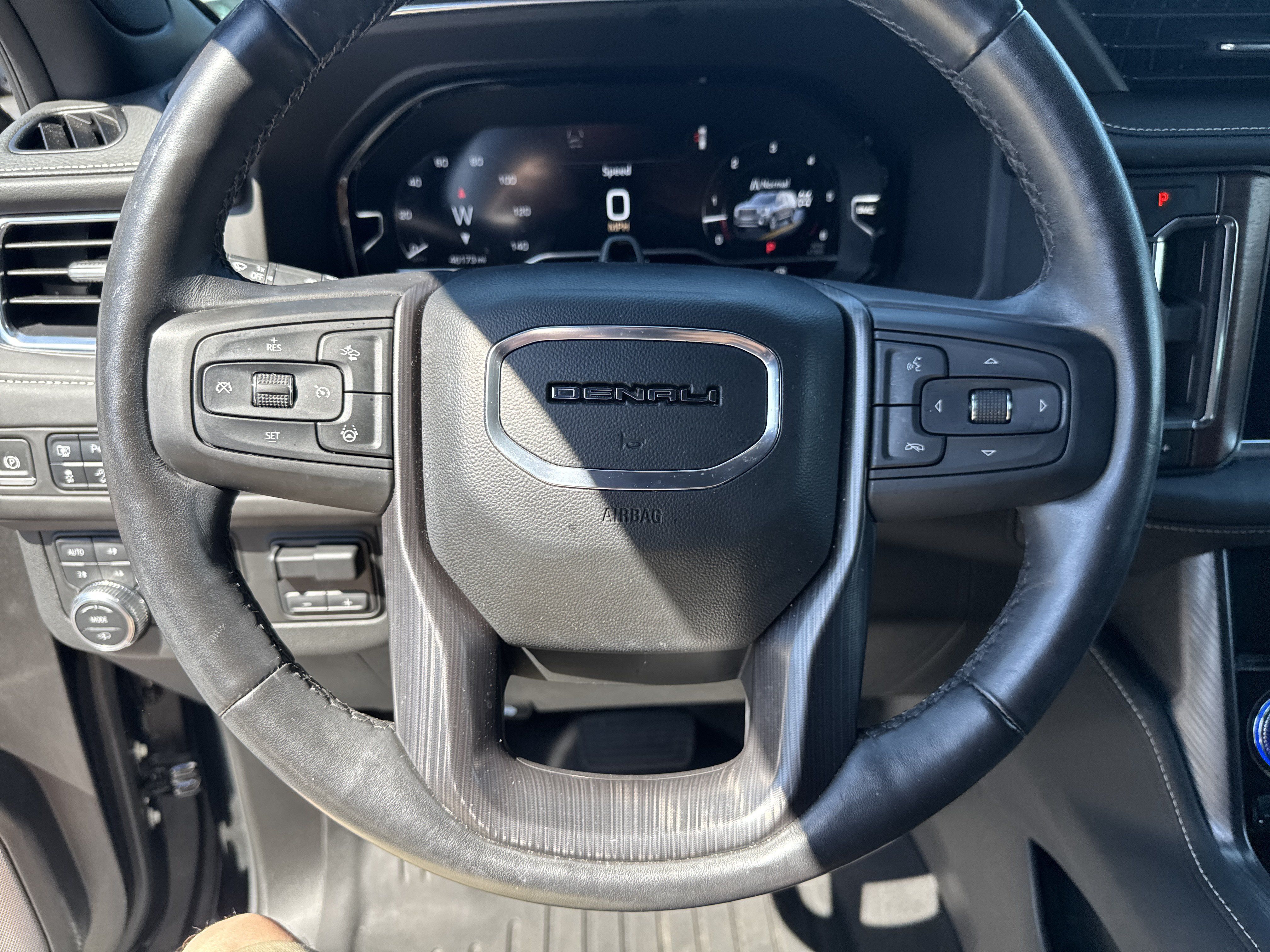 Used 2023 GMC Yukon Denali Ultimate AWD/4WD image 18