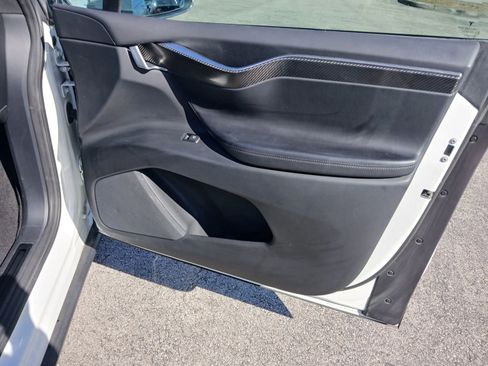 Used 2017 Tesla Model X 75D image 17
