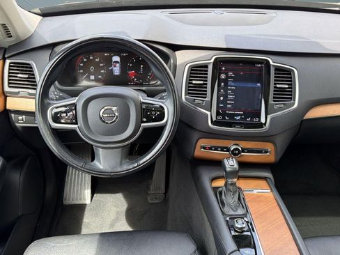 Used 2022 Volvo XC90 T5 Momentum w/ Climate Package FWD image 28