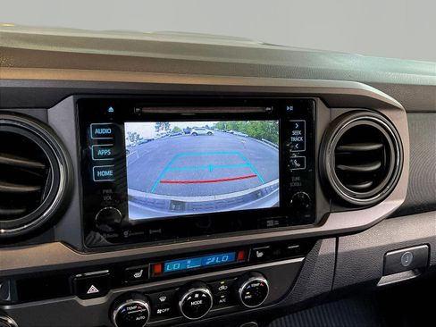 Used 2017 Toyota Tacoma SR5 RWD image 15