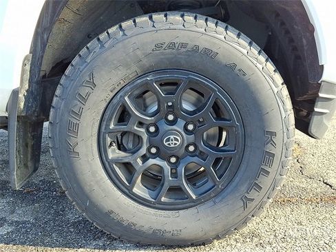 Used 2022 Toyota Tacoma SR5 image 8