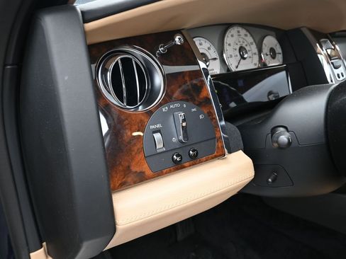 Used 2013 Rolls-Royce Ghost image 15