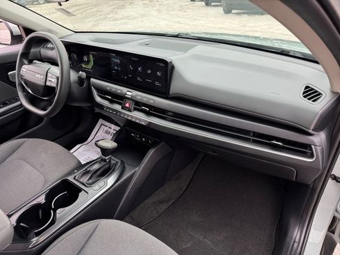 Used 2025 Kia K4 LXS image 21