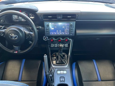 Used 2024 Toyota GR86 Premium RWD image 10