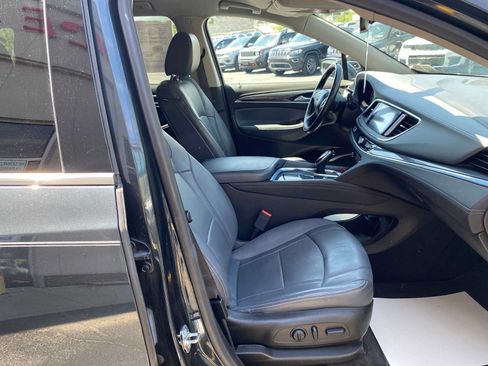 Used 2018 Buick Enclave Essence AWD/4WD image 30