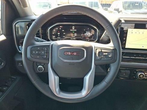 New 2025 GMC Sierra 1500 Elevation image 12