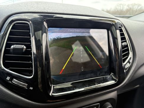 Used 2018 Jeep Compass Limited w/ Navigation Group image 37