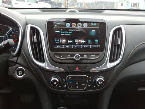 Used 2018 Chevrolet Equinox Premier image 16