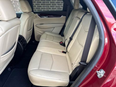 Used 2018 Cadillac XT5 Luxury w/ Driver Awareness Package image 6