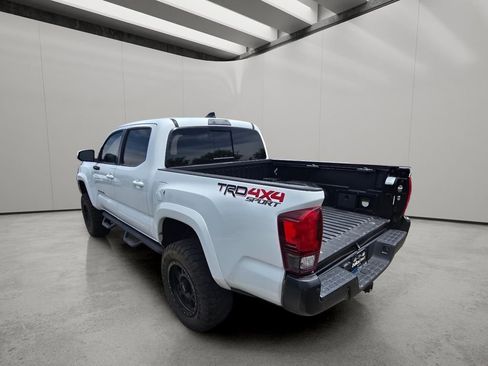Used 2020 Toyota Tacoma TRD Sport w/ Technology Package AWD/4WD image 5