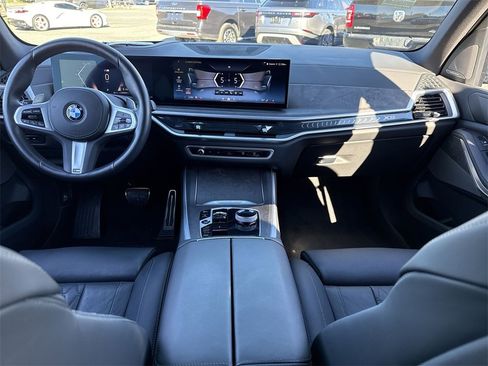 Used 2025 BMW X5 xDrive40i w/ Executive Package image 25