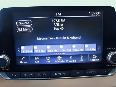 Used 2025 Nissan Sentra SV w/ SV Premium Package image 20