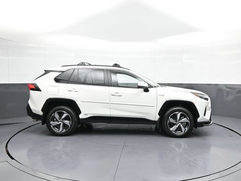 Used 2023 Toyota RAV4 SE w/ Weather & Moonroof Package AWD/4WD image 5
