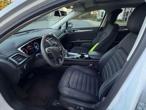 Used 2015 Ford Fusion SE FWD image 15