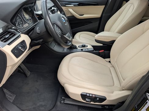 Used 2017 BMW X1 xDrive28i AWD/4WD image 10