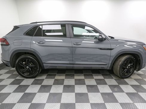 Used 2025 Volkswagen Atlas Cross Sport SEL R-Line image 9