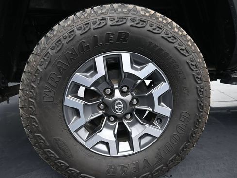 Used 2023 Toyota Tacoma TRD Off-Road AWD/4WD image 10