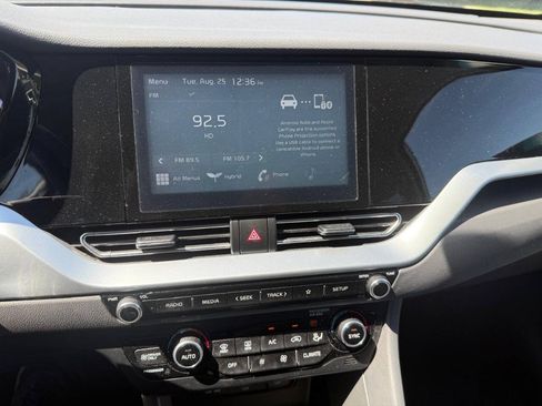 Used 2020 Kia Niro LX FWD image 12