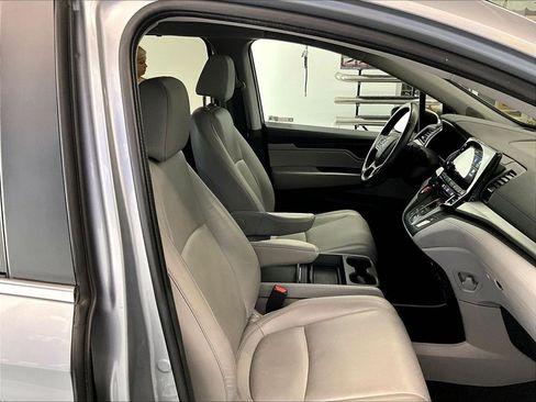 Used 2024 Honda Odyssey EX-L image 11