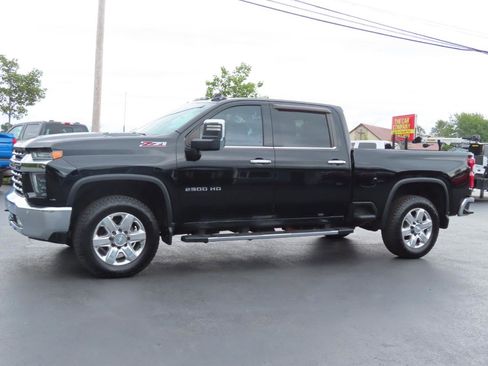 Used 2020 Chevrolet Silverado 2500 LTZ AWD/4WD image 2