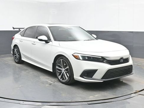 Used 2023 Honda Civic Touring image 2