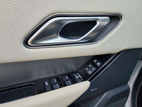 Used 2023 Land Rover Range Rover Velar R-Dynamic S image 18