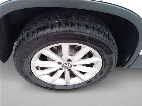 Used 2017 Volkswagen Tiguan Wolfsburg Edition image 11