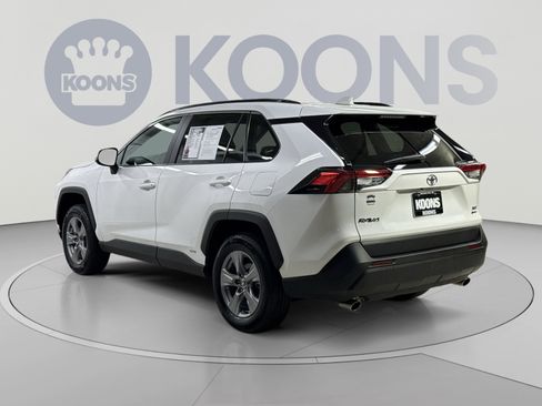 Used 2025 Toyota RAV4 XLE AWD/4WD image 18
