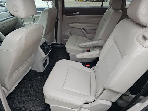 Used 2021 Volkswagen Atlas SEL FWD image 11