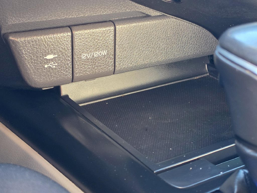 Used 2019 Toyota Camry SE FWD image 19