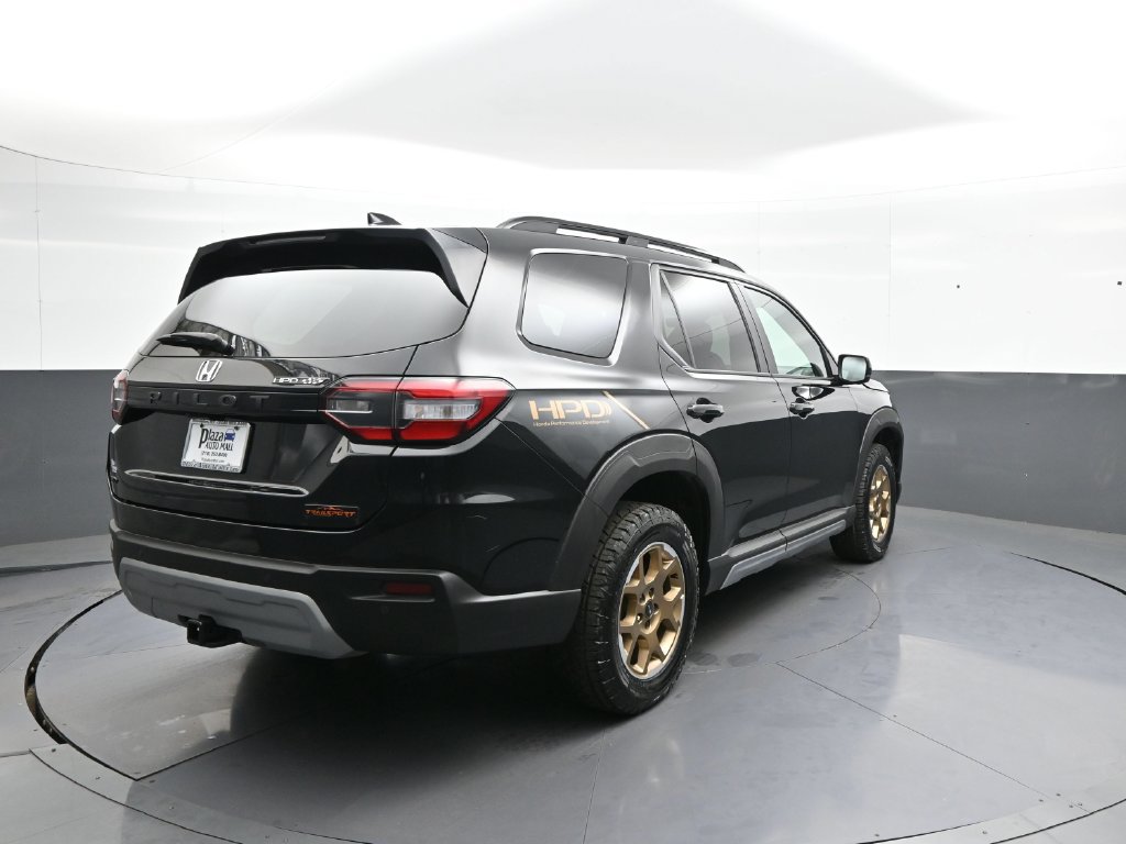 Certified 2024 Honda Pilot TrailSport image 6