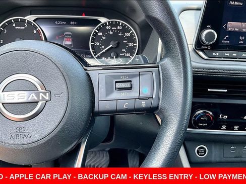 Used 2023 Nissan Rogue SV AWD/4WD image 12