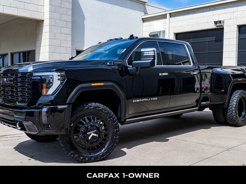 Used 2024 GMC Sierra 3500 Denali Ultimate AWD/4WD image 5