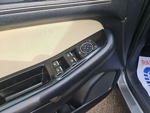 Used 2015 Ford Edge SEL image 11