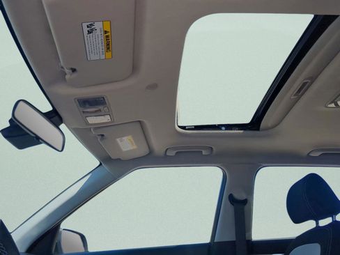 New 2025 Hyundai Venue SEL FWD image 20