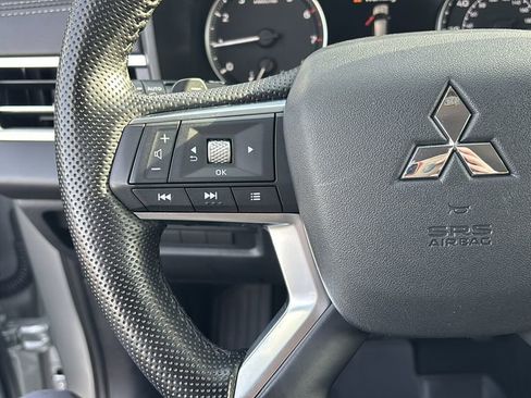 Used 2024 Mitsubishi Outlander SE image 17