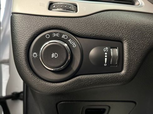 Used 2022 Jeep Cherokee Latitude image 16