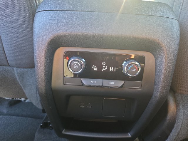 Used 2026 Chevrolet Traverse LT w/ LPO, Floor Liner Package FWD image 29