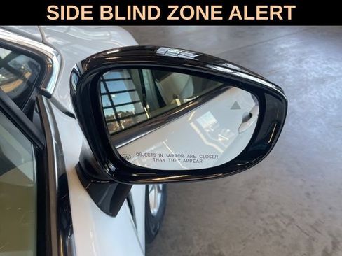 Used 2024 Chrysler Pacifica Touring-L FWD image 44