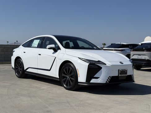 New 2026 Lexus ES 350e FWD image 2