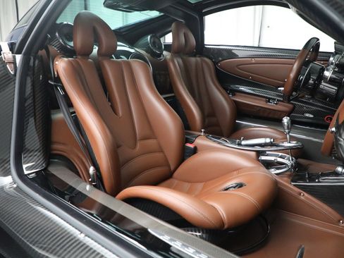 Used 2014 Pagani Huayra image 25