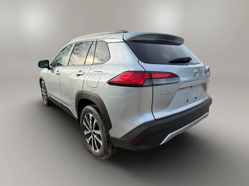 Used 2022 Toyota Corolla Cross XLE image 6
