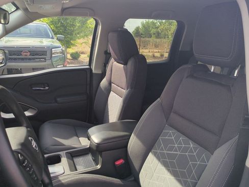 Certified 2025 Nissan Frontier SV RWD image 16