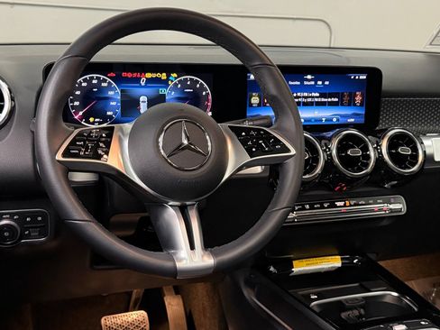 Used 2026 Mercedes-Benz GLB 250 image 36
