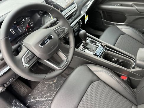 New 2026 Jeep Compass Latitude image 10