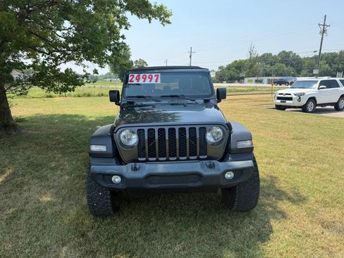 Used 2020 Jeep Gladiator Sport w/ Quick Order Package 24S AWD/4WD image 7