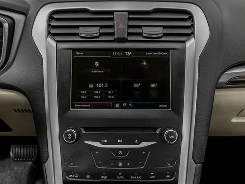 Used 2016 Ford Fusion SE w/ Equipment Group 502A FWD image 12